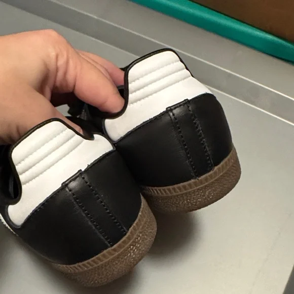 NWT Adidas Samba OG Sneakers - 5.5 men’s / 6.5 women’s - Picture 3 of 7